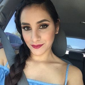 Meet your Posher, Manuela